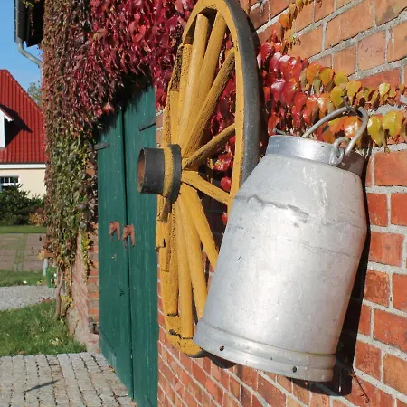 Ferienhof Am Leuchtturm Nr 2 * Kuehlungsborn